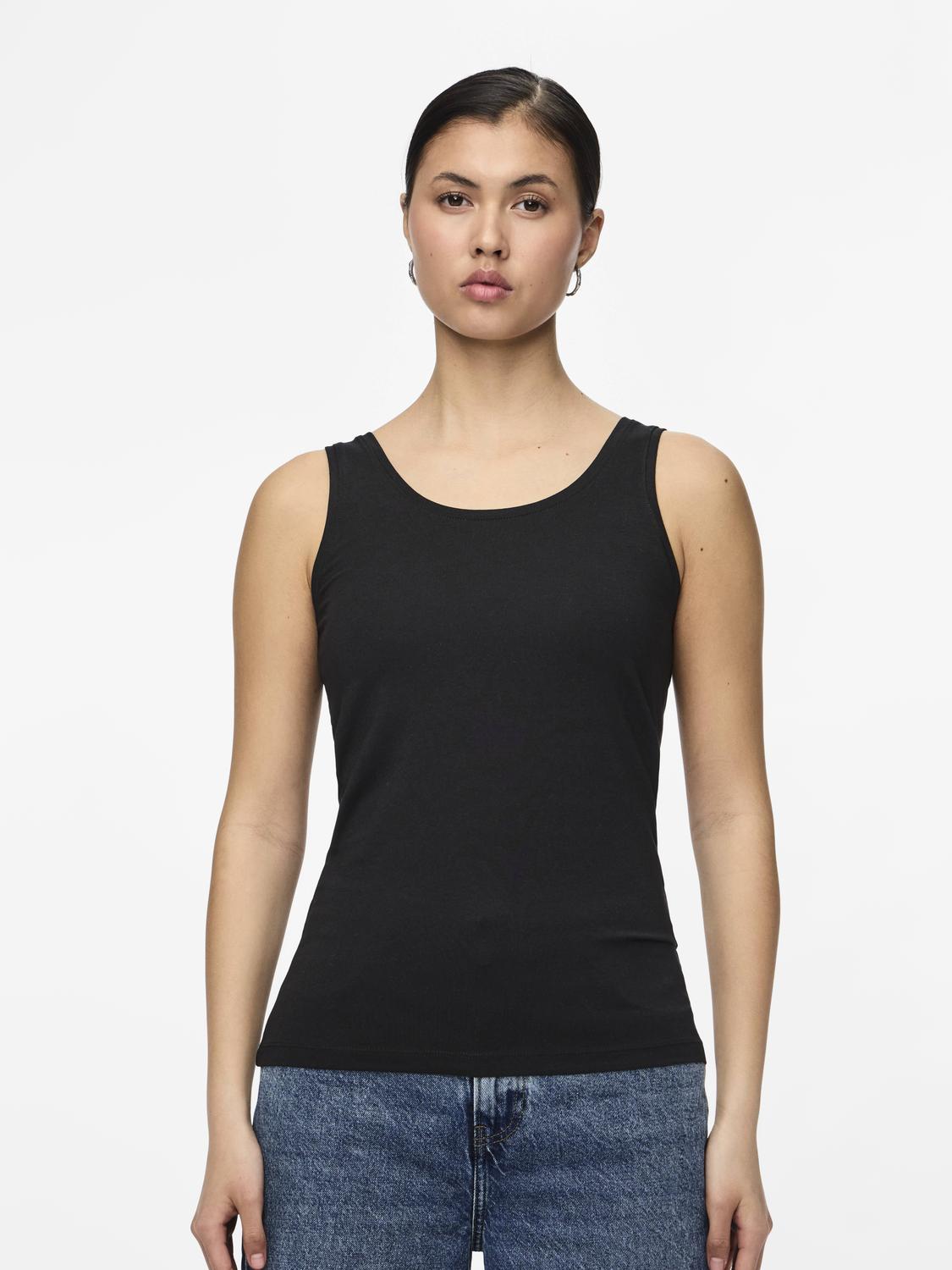 model_shot-front